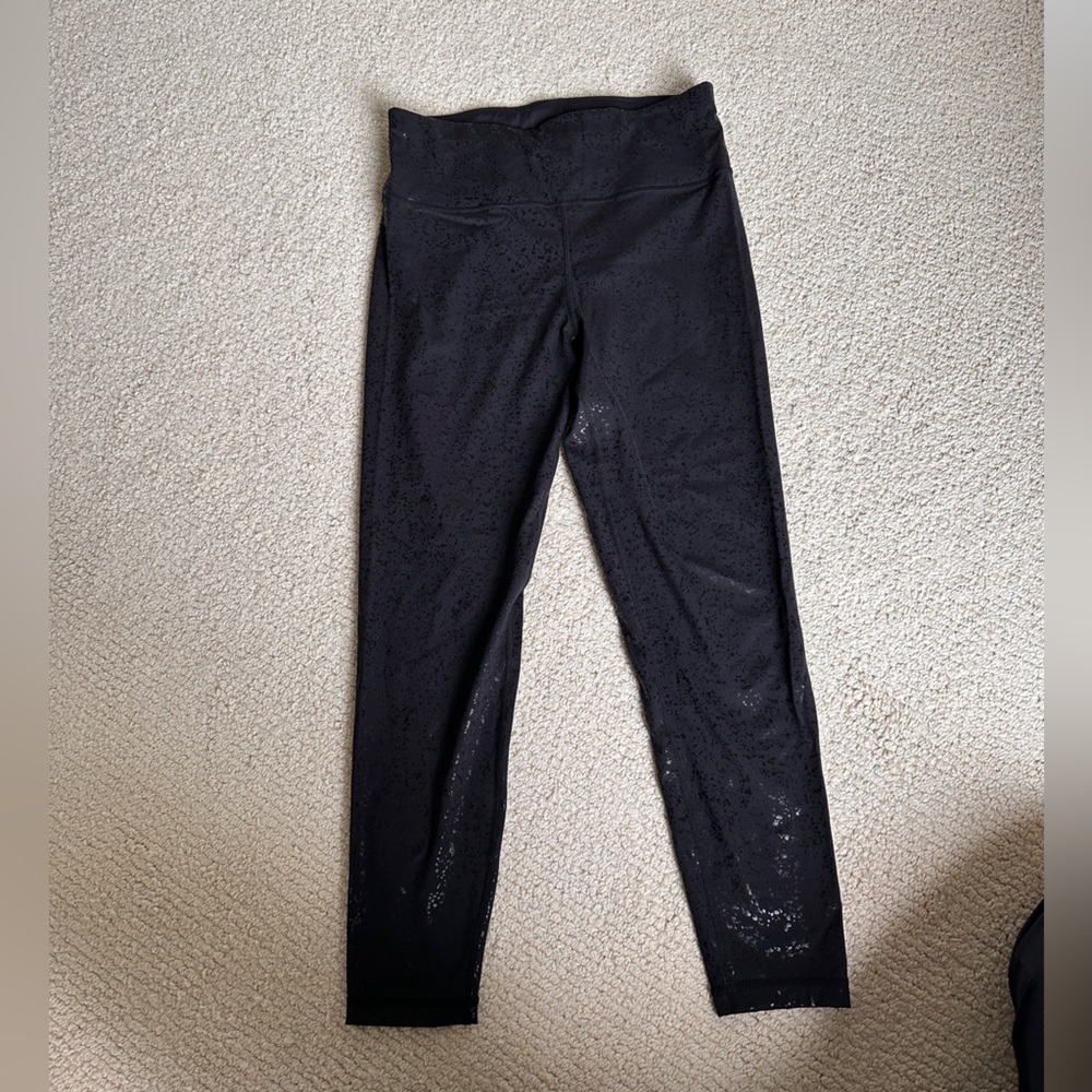 Sweaty Betty shiny printed 3/4 black leggings